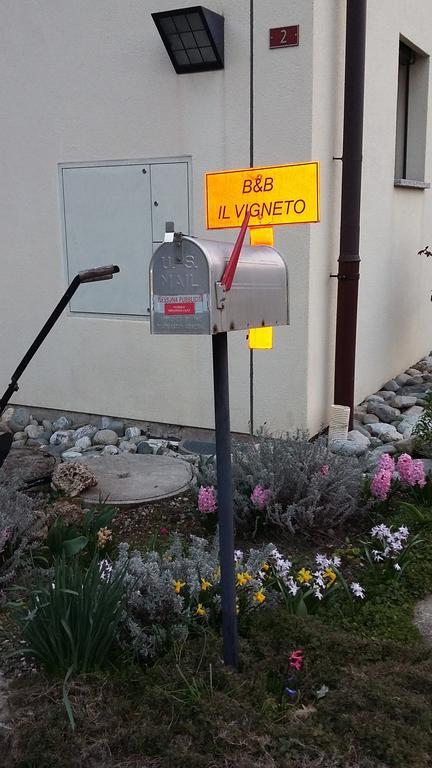 B&B Il Vigneto Melano Bagian luar foto